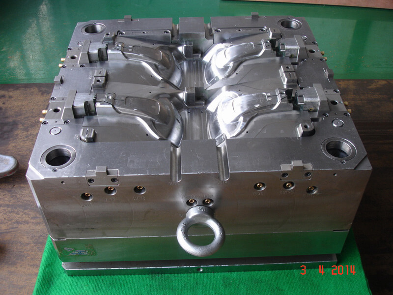 Injection Mold_for Plastic Part_Lawn Mower 2