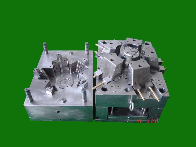 Injection Mold_with 5 sliders_for Plastic Part
