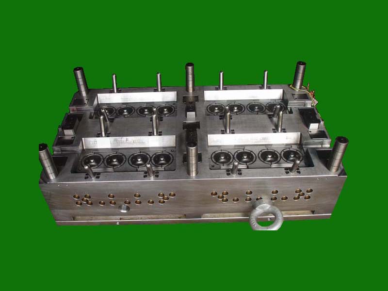 Injection Mold_with Hot Runner_Pulley 1